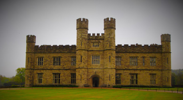 78536 The British pound has fallen sharply after Britain's official referendum, Brexit, in June. The UK's hard Brexit has become clear.  The pound again plummeted lower, and fell to 1.27 US dollars, a record low since 1985.