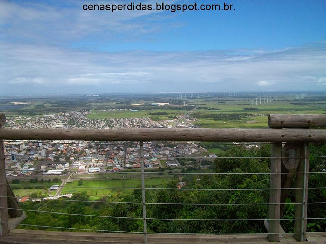 Morro%2Bda%2BBorr%25C3%25BAssia.%2BOs%25C3%25B3rio.RS.2013.jpg
