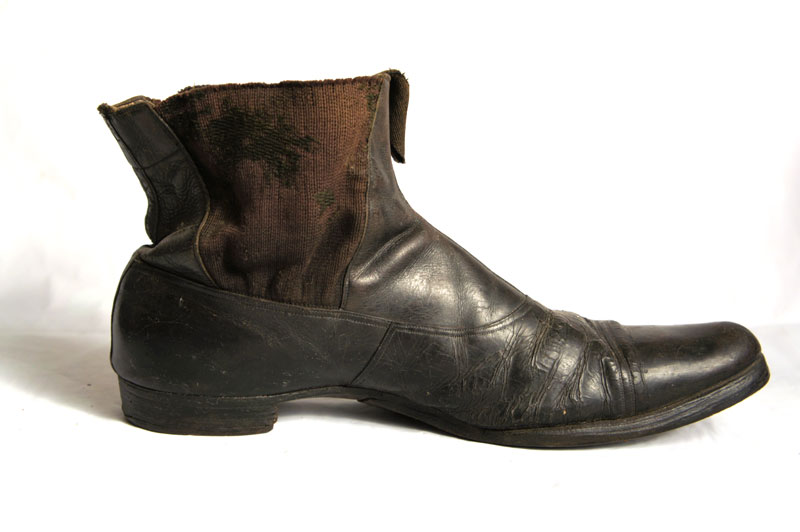Costume of Provocation: Button Side Boots