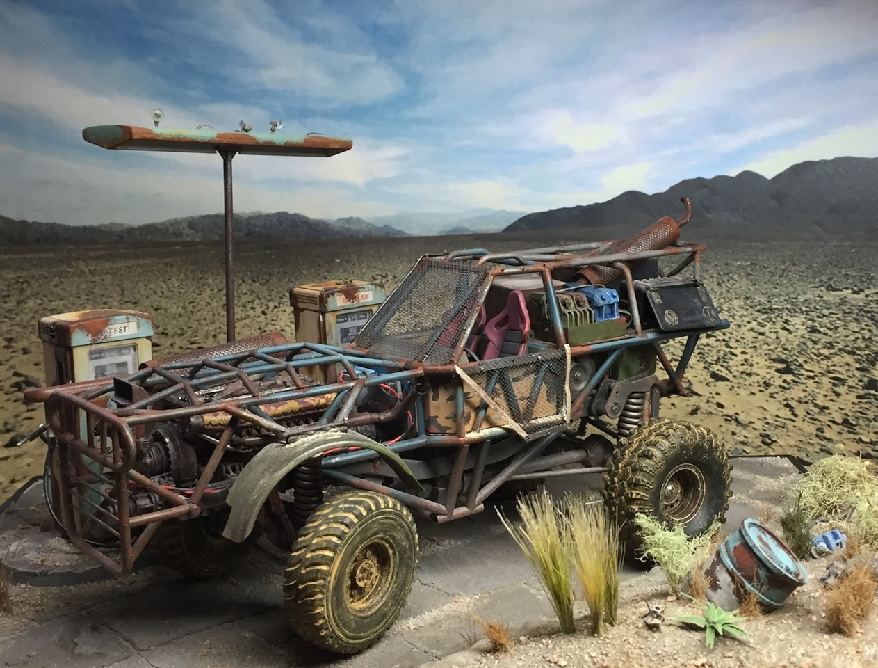 Монстр-трак. Мэд макс дорога ярости. Монстр трак bigfoot. Мэд макс машины. Гигантские машины.