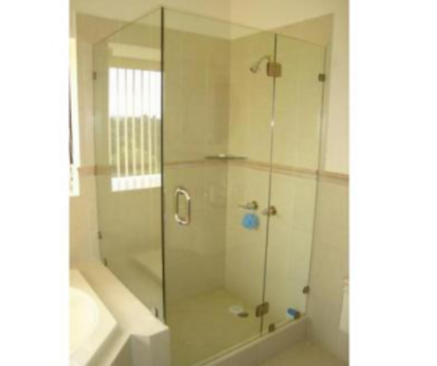 Leandro Mendez Salinas shower door en cristales