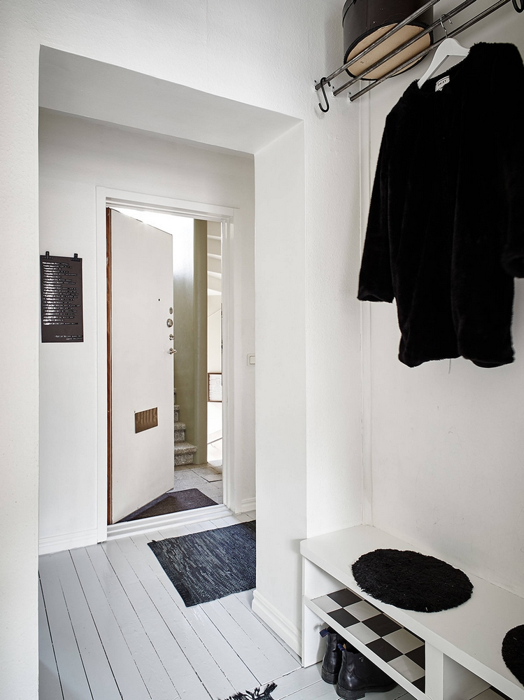 DES BRIQUES ET POUTRES BLONDES