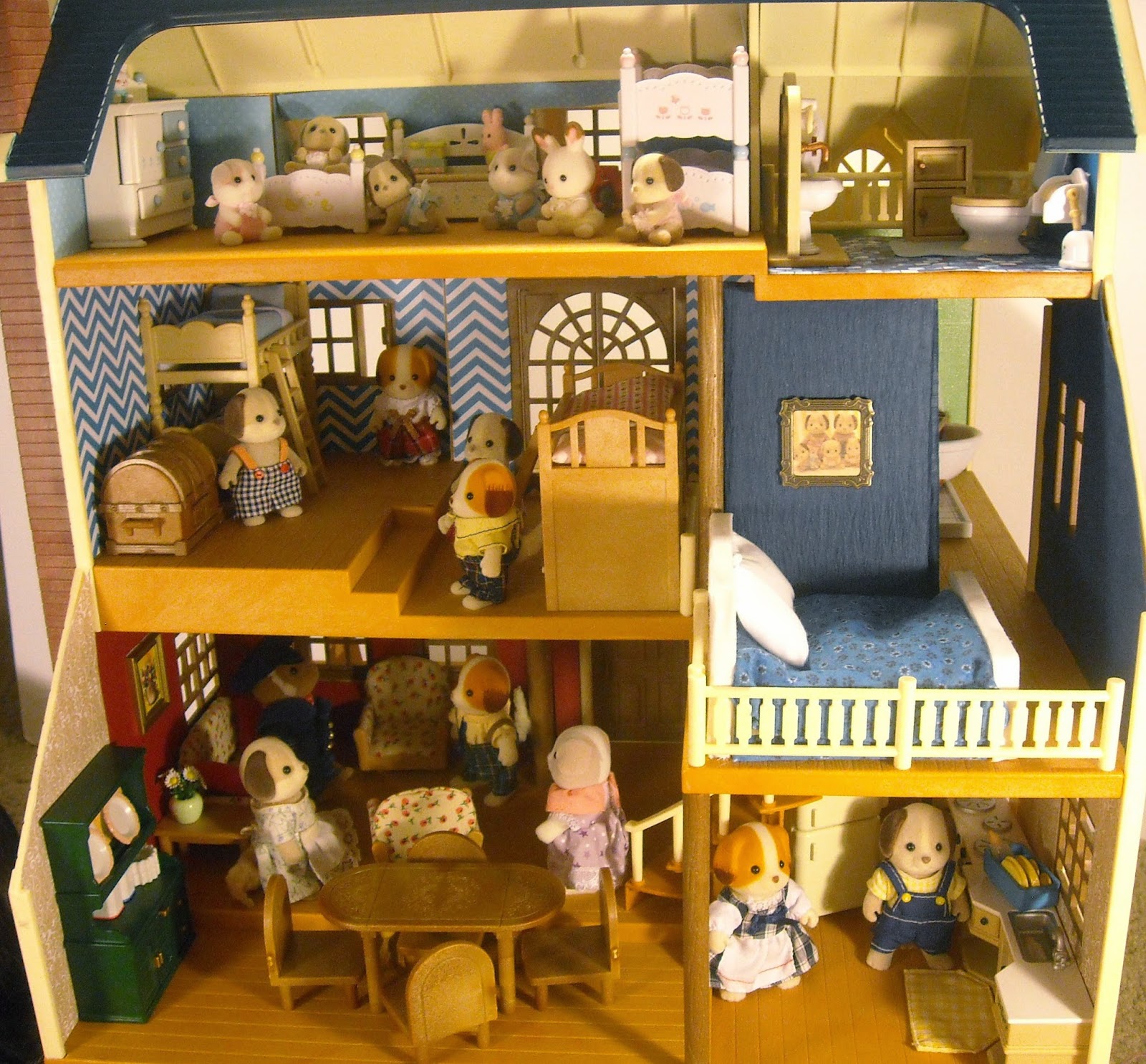 It's a Toy Blog Calico Critters Deluxe Village House