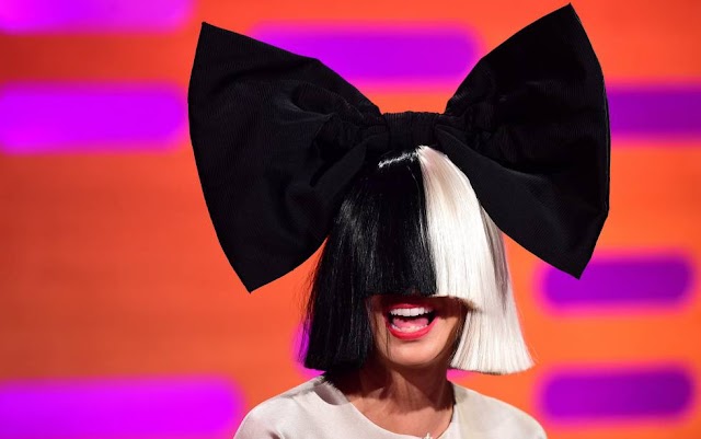 Sia regresa a sus orígenes con 'I'm Still Here'