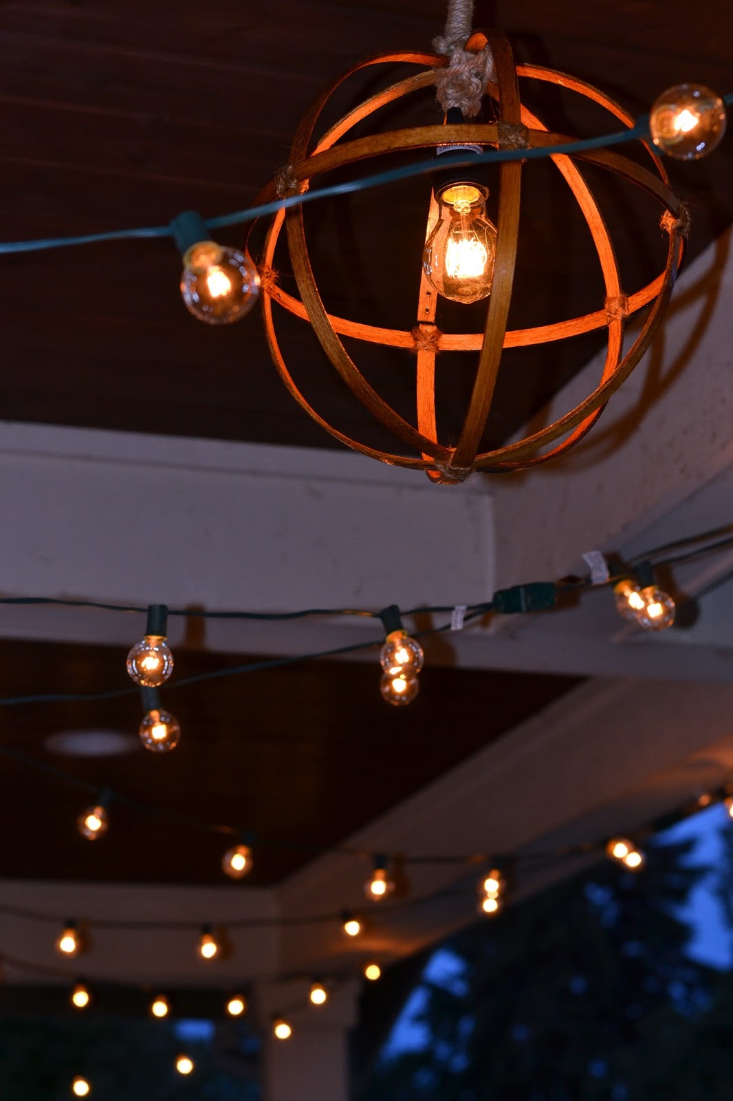 Embroidery Hoop Chandelier {What I Made in My Thrift Store Challenge}