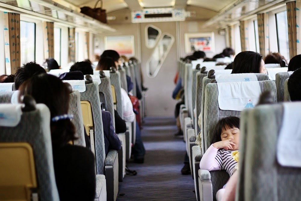 DELUXSHIONIST TRAVEL TO LAKE KAWAGUCHIKO YAMANASHI JAPAN BY TOKYO RAIL DAYS TRIP INDONESIA