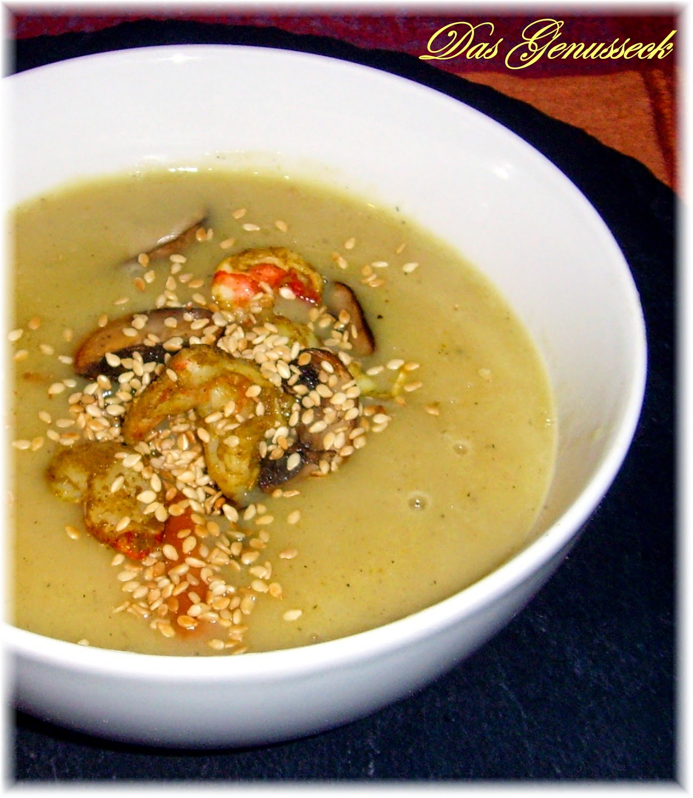 Das Genusseck: Erdbeer-Vanille-Torte mit Schokoladen-Marzipan-Decke