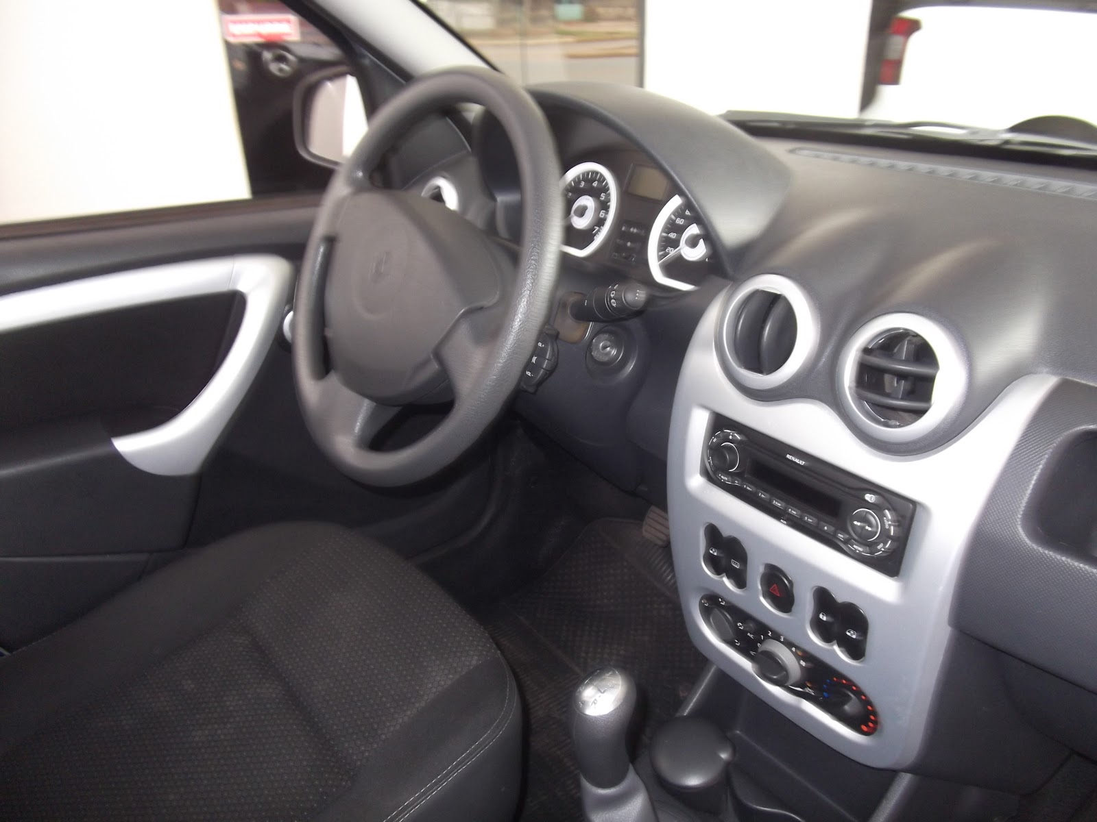 VEÍCULOS RENAULT SANDERO STEPWAY 1.6 2010