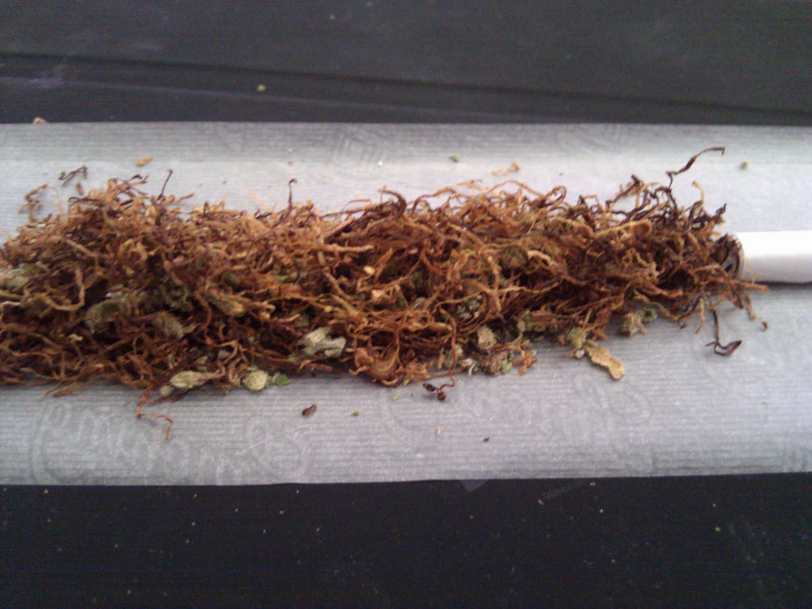 Hoe draai ik een joint? Een joint draaien, hoe doe je dit nou eigelijk? Hoe draai ik een joint? Een joint draaien, hoe doe je dit nou eigelijk?