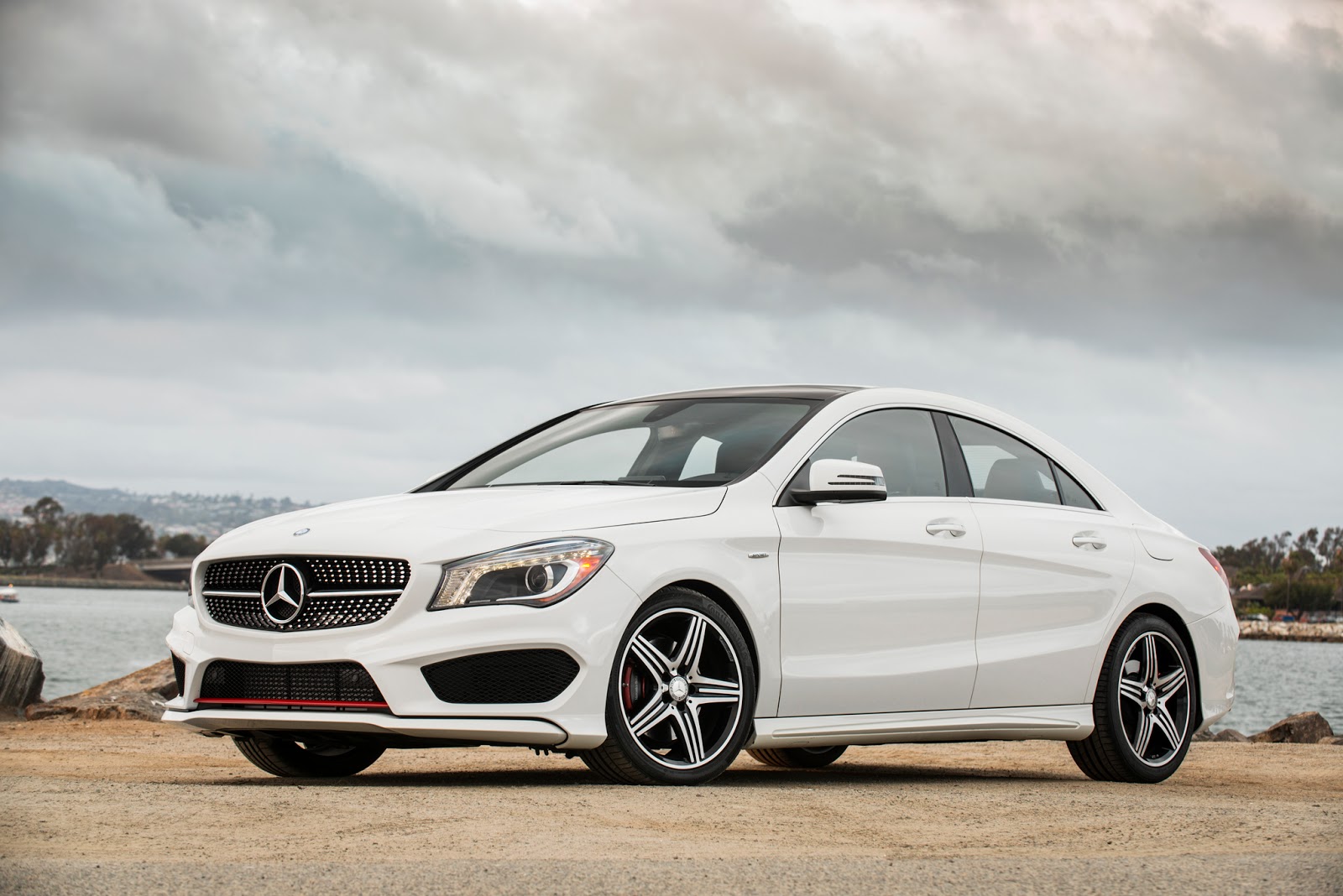 Mercedes-Benz CLA 250 4Matic 2016