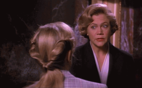 Serial Mom no white shoes after Labor Day