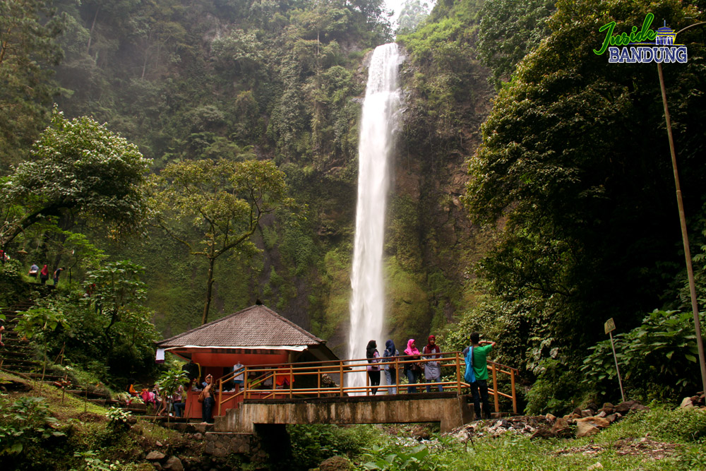 AIR TERJUN PELANGI