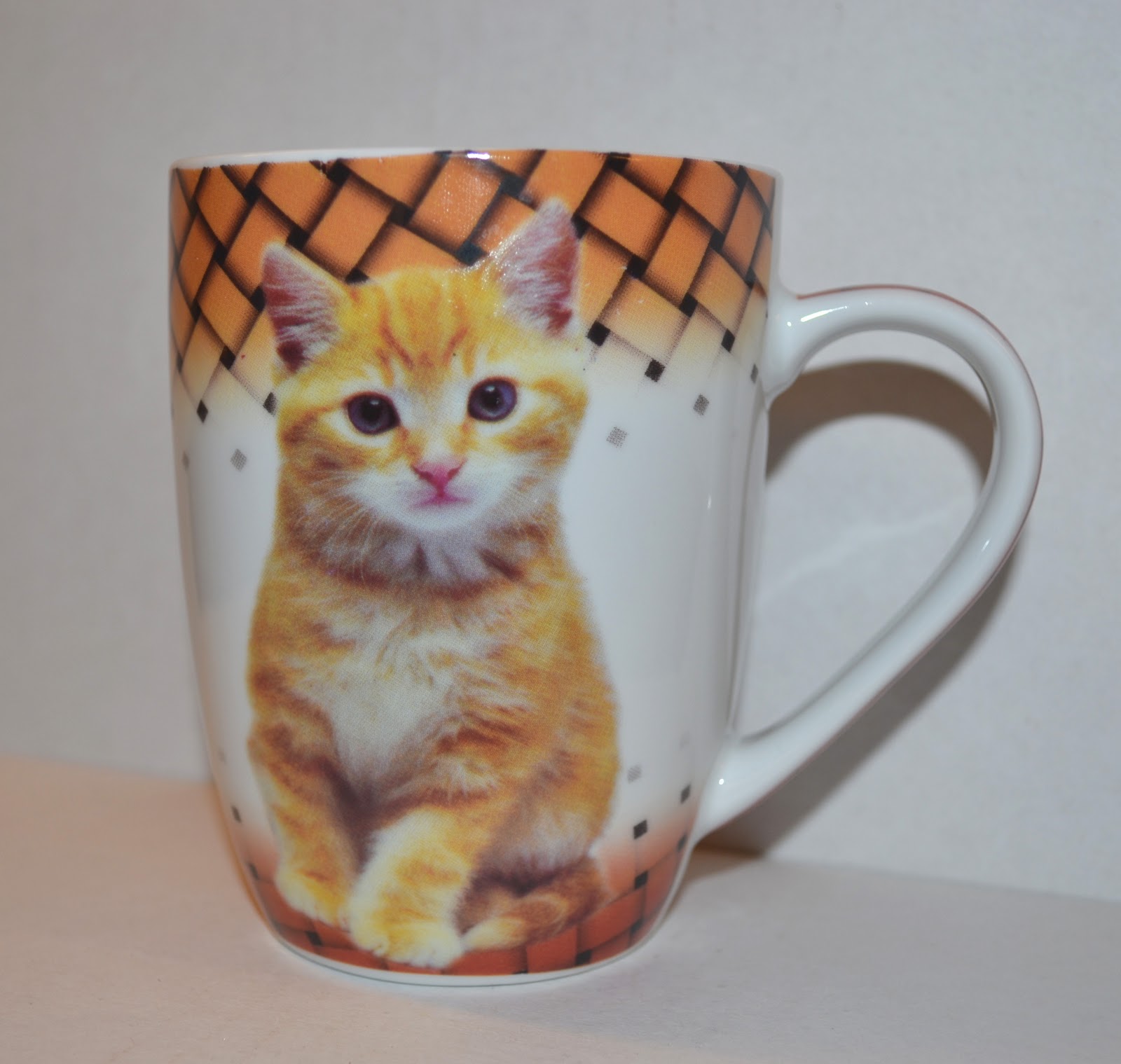 schüssel katzenmotiv