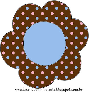 Tarjeta con forma de flor de Lunares Celeste y Rosa en Fondo Chocolate. 