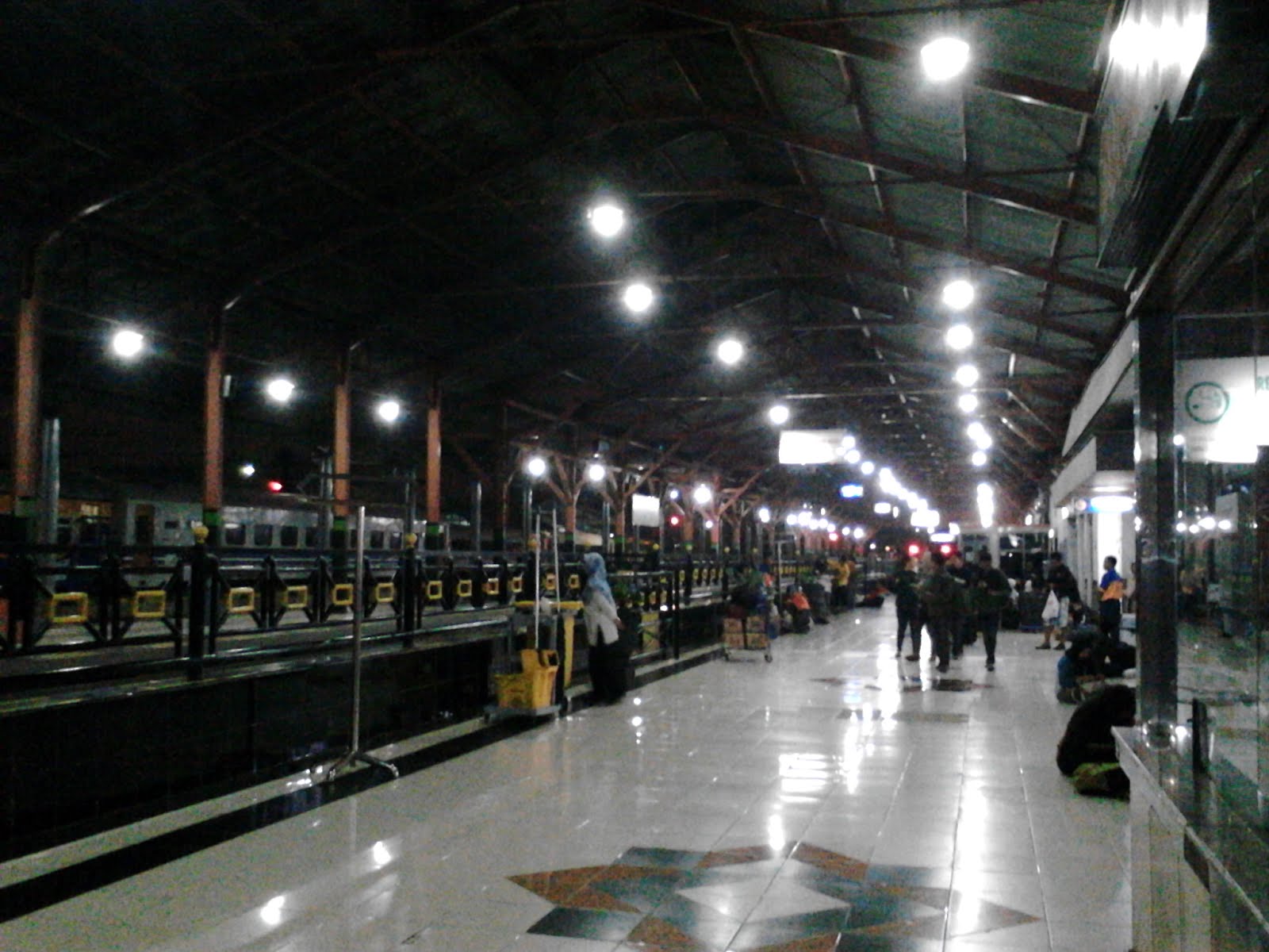 Sekilas Tentang Stasiun Surabaya Pasar Turi Travel