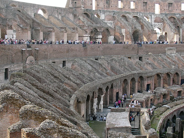 L'intérieur du Colisée de Rome (5)