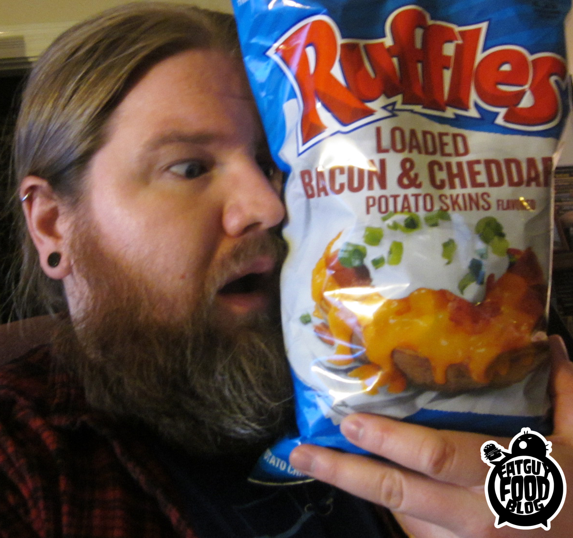 FATGUYFOODBLOG: Ruffles Loaded Bacon & Cheddar Potato Skins Chips