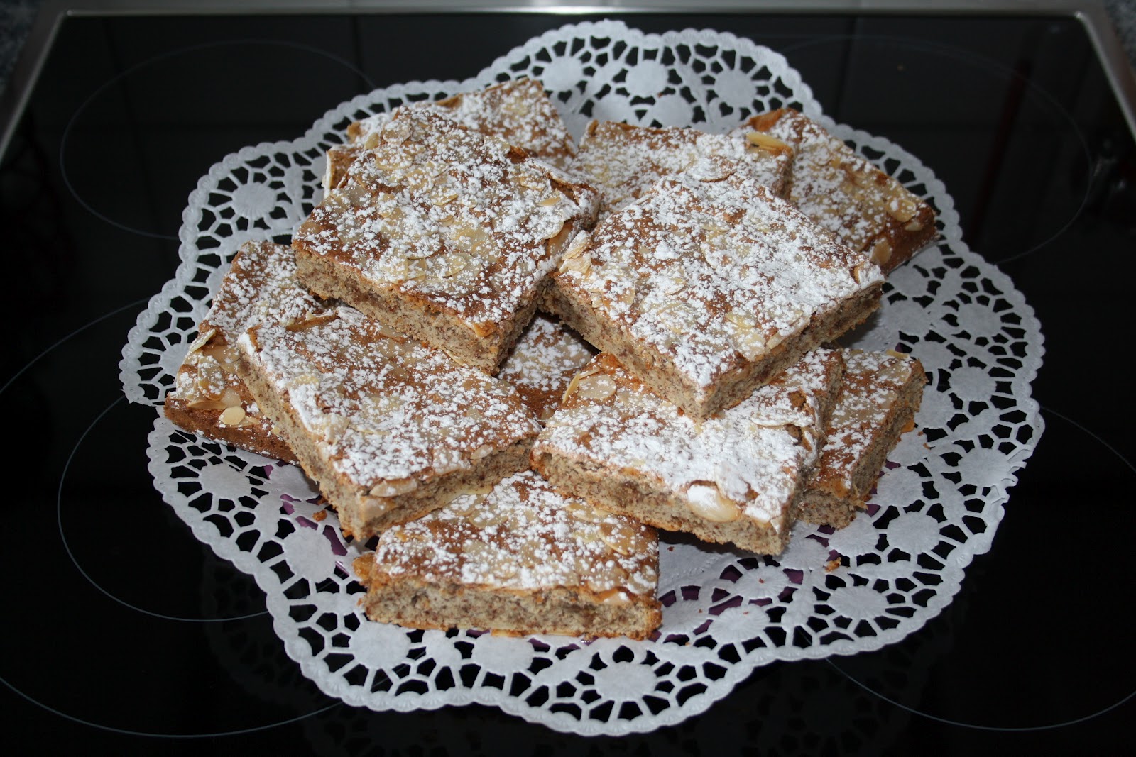 Willi, was kochen wir morgen?: Mandel-Zimt-Kuchen ohne Fett/ Mehl
