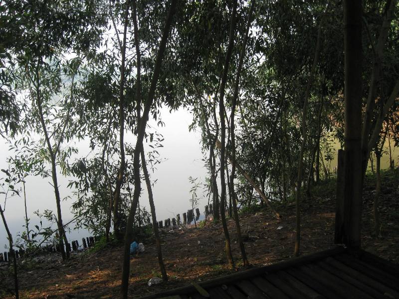 ROGAZ Ngetraack di pinggiran Danau Cibereum Grand Wisata