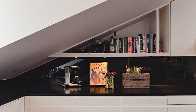 Pequeno apartamento decorado: o piso preto fez toda a diferença. Blog Achados de Decoração Pequeno apartamento decorado: o piso preto fez toda a diferença. Blog Achados de Decoração