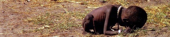 Kevin Carter: Struggling Girl, Sudan 1993.