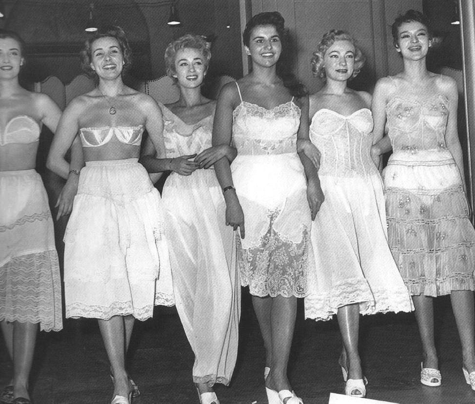 1950s Lingerie History  Bra, Girdle, Slips, Panties, Garters