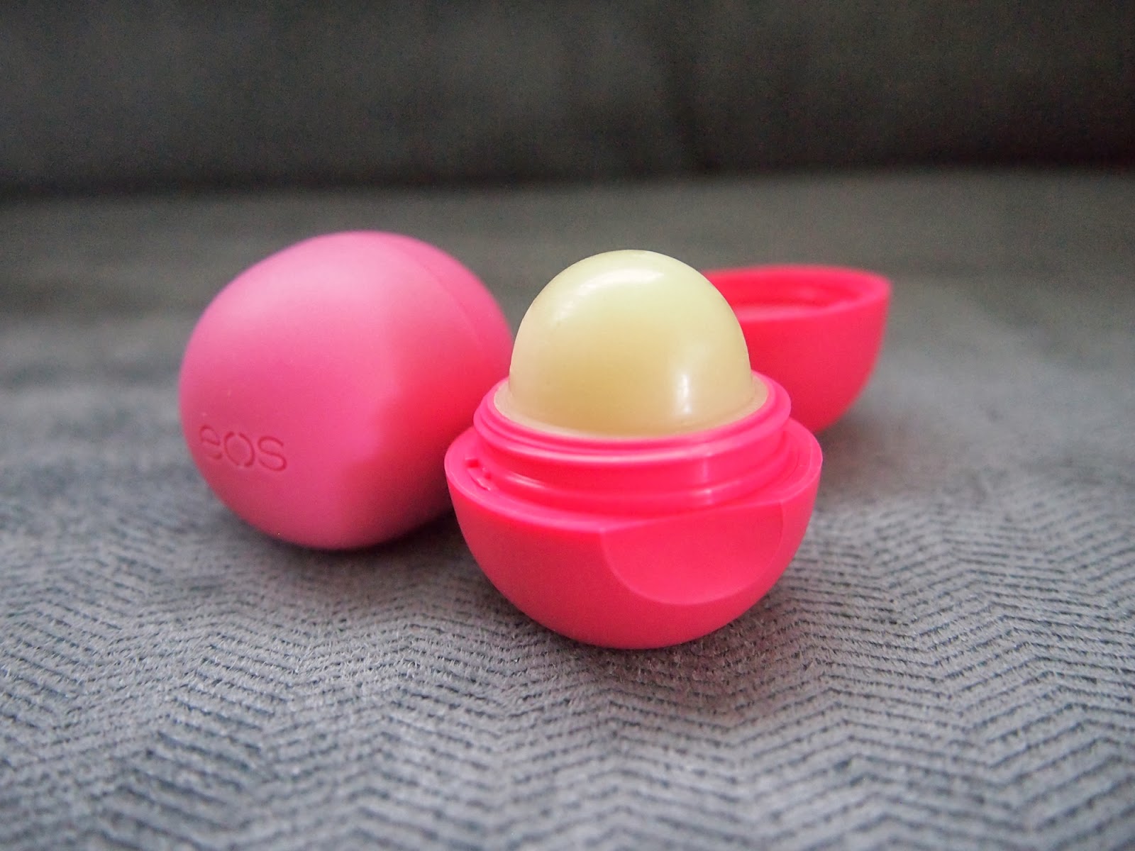 EOS Breast Cancer Awareness Smooth Sphere Lip Balm Pack Adore A