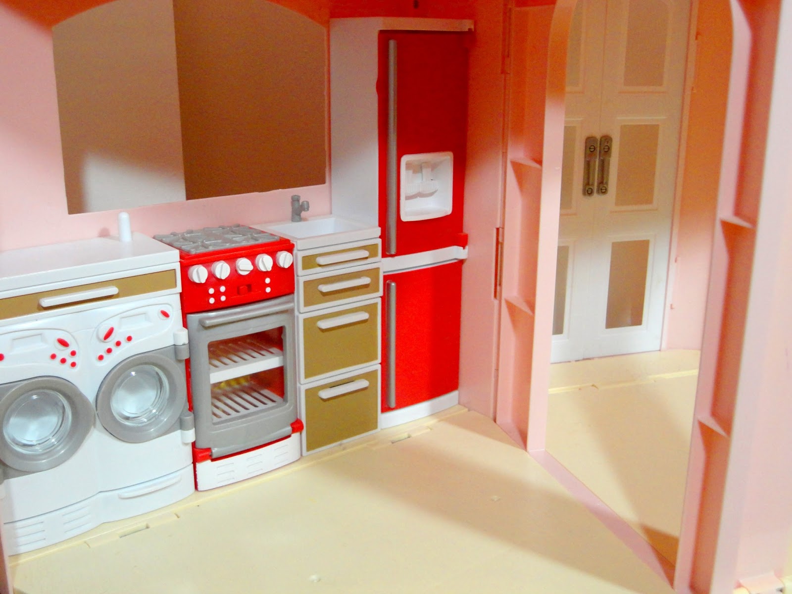 Eeeeek!! The Barbie 3 Story Dream House - The Waverlys