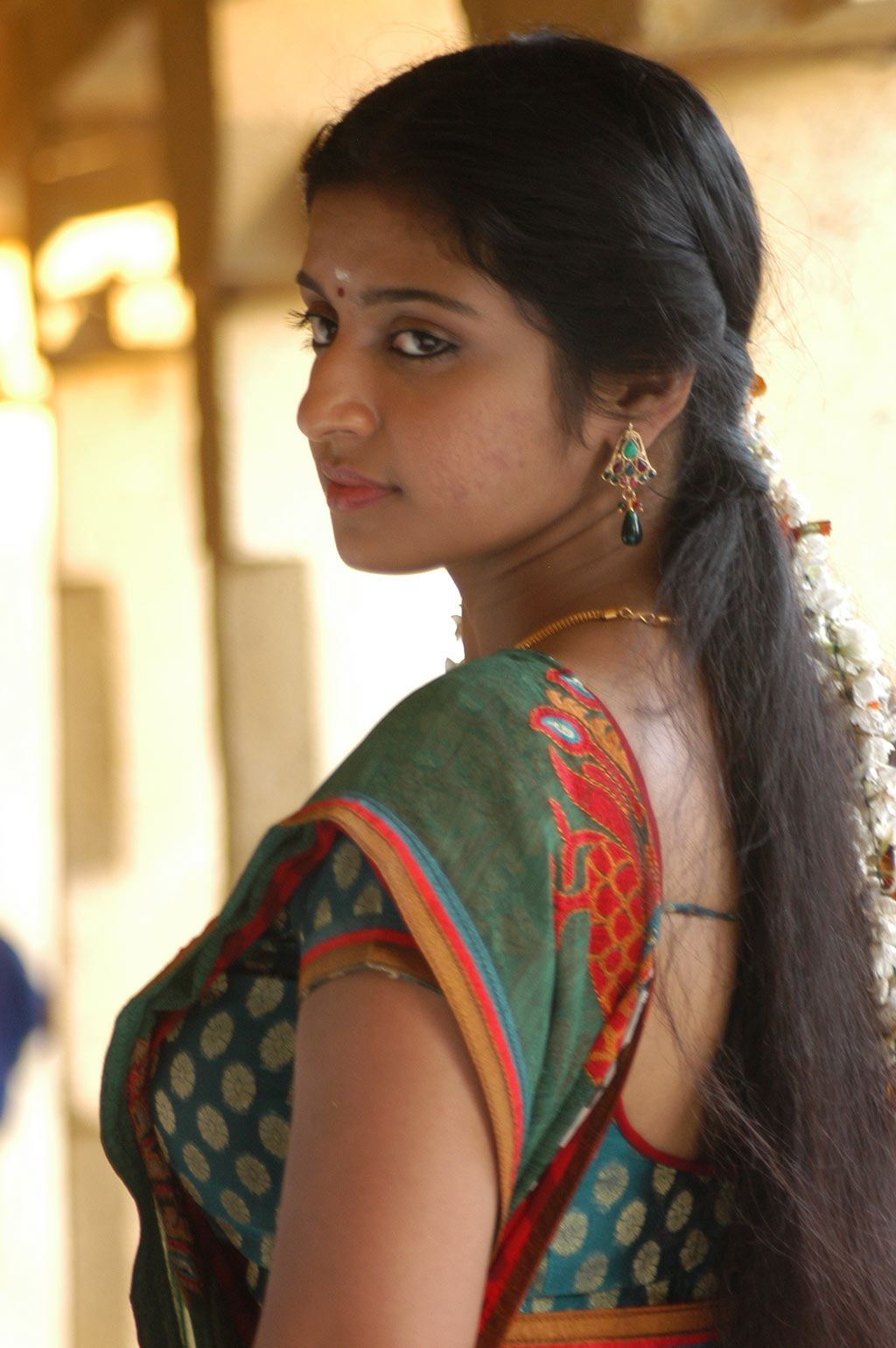 Indian Actress Tamil Actress Athmiya Boobs Show Side View