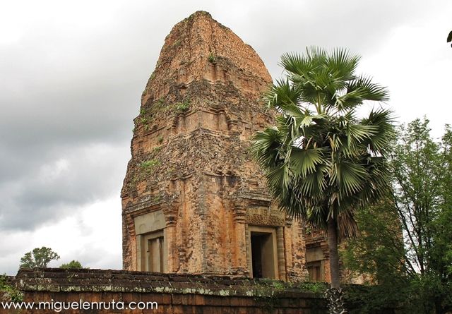 East-Mebon-Templo-Isla-Angkor-5