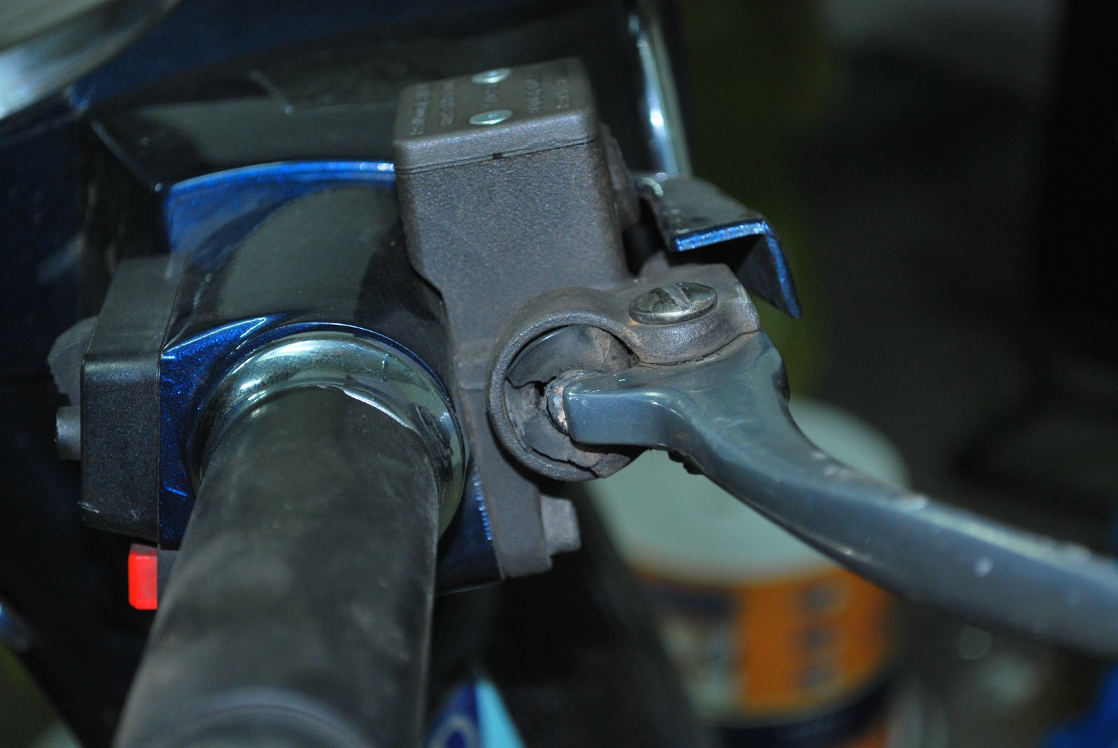 Vespa PX 125 E Restoration Vespa PX 125 front disc brake master