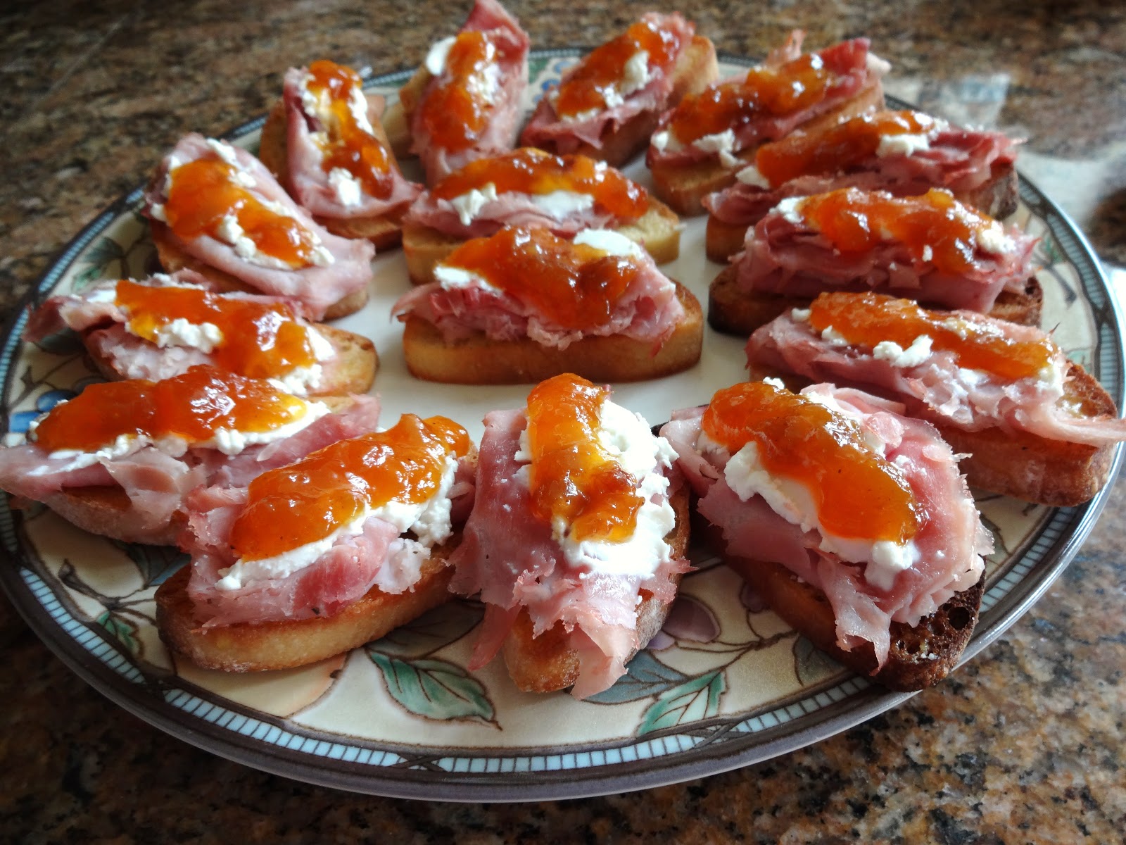 Shenandoah Gateway Farm Ham and Mango Chutney Bites