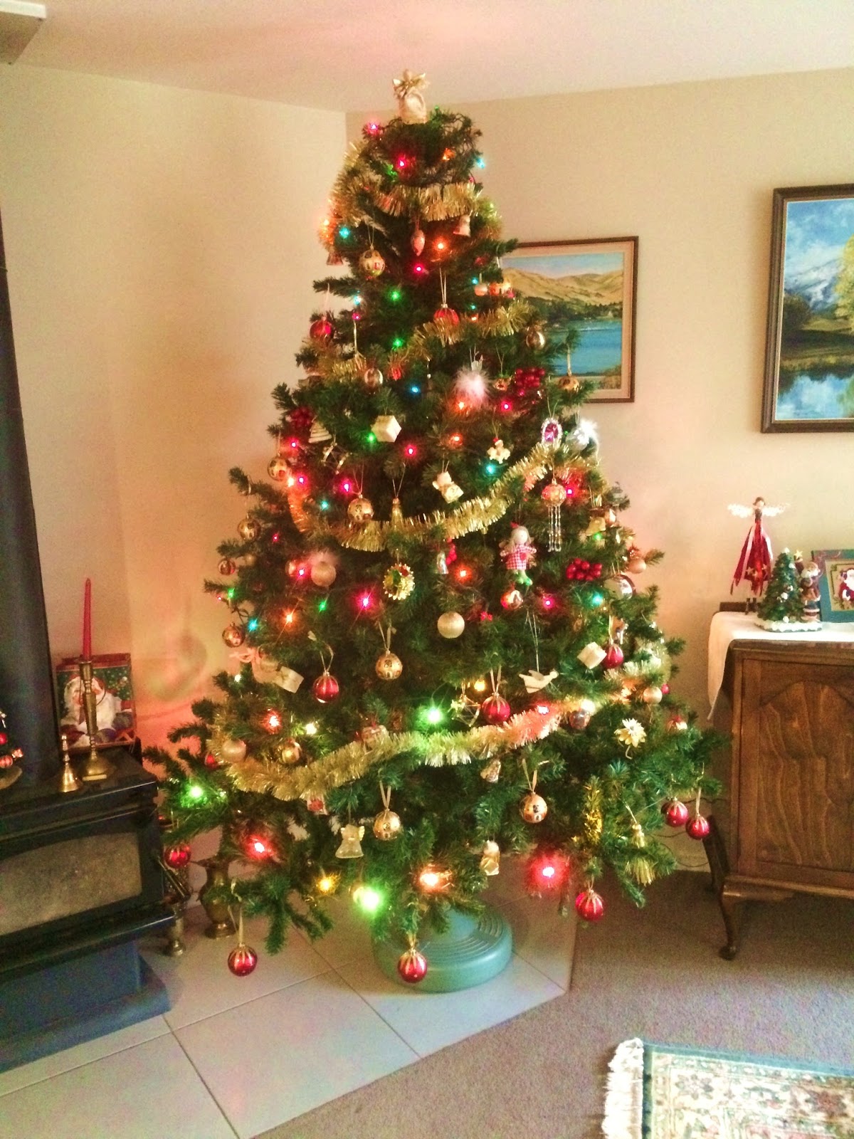 A Stitching Love Affair Putting up the Christmas Tree