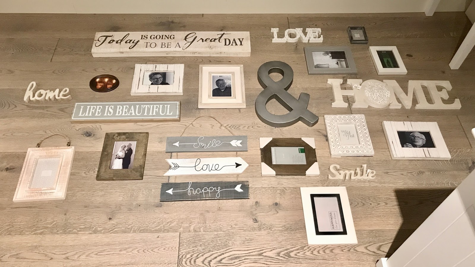 Einrichtungstrend Gallery Wall Bilderwand Beachhouse Living