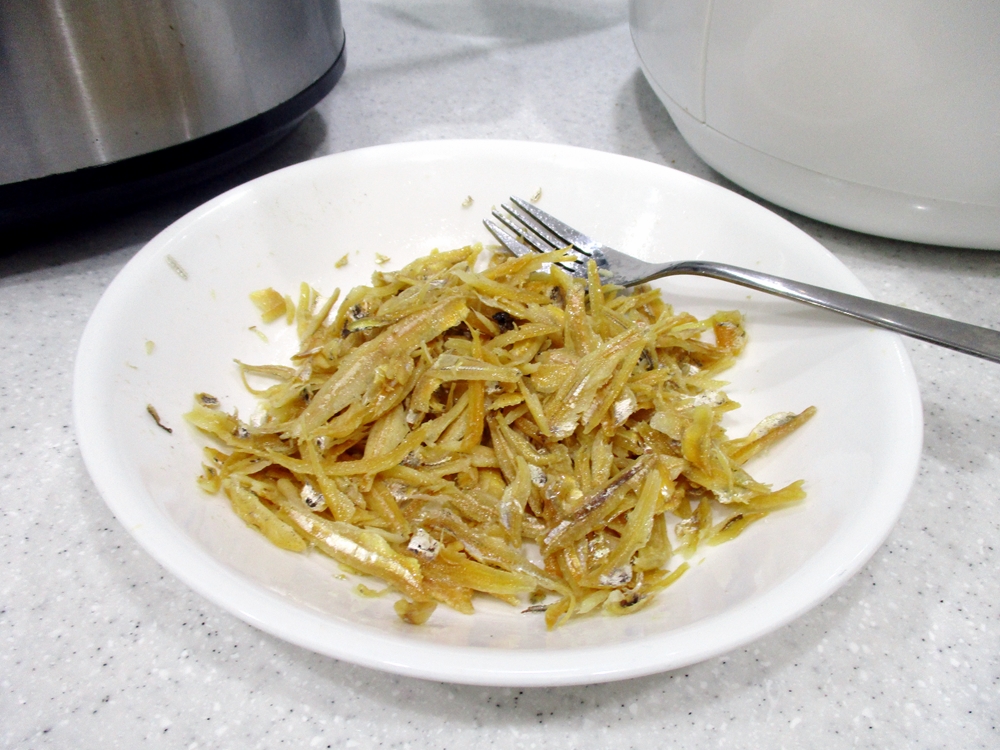 aunty celia's family meals Air fried dried anchovies (Ikan bilis in