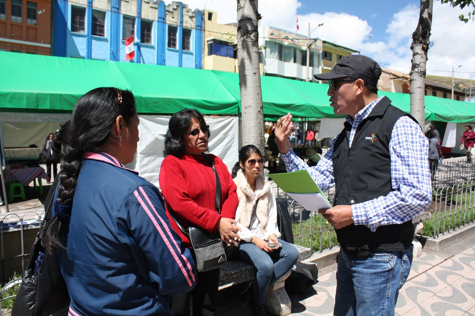 Group 10 Noticías Huancayo Brigadistas De Sunarp Informan A Población De Chupaca