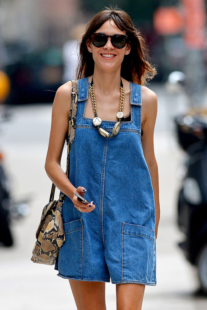 Alexa Chung Steps Out With a Bleeding Knee in NYC - The Front Row View