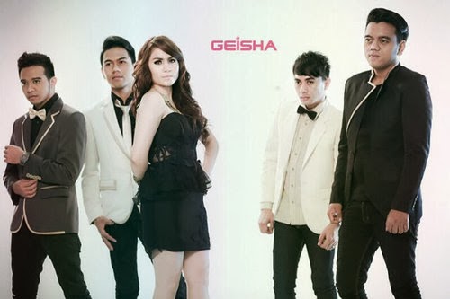 Lirik Lagu Geisha Band - Lumpuhkan Ingatanku | Surgalirik Entertainment