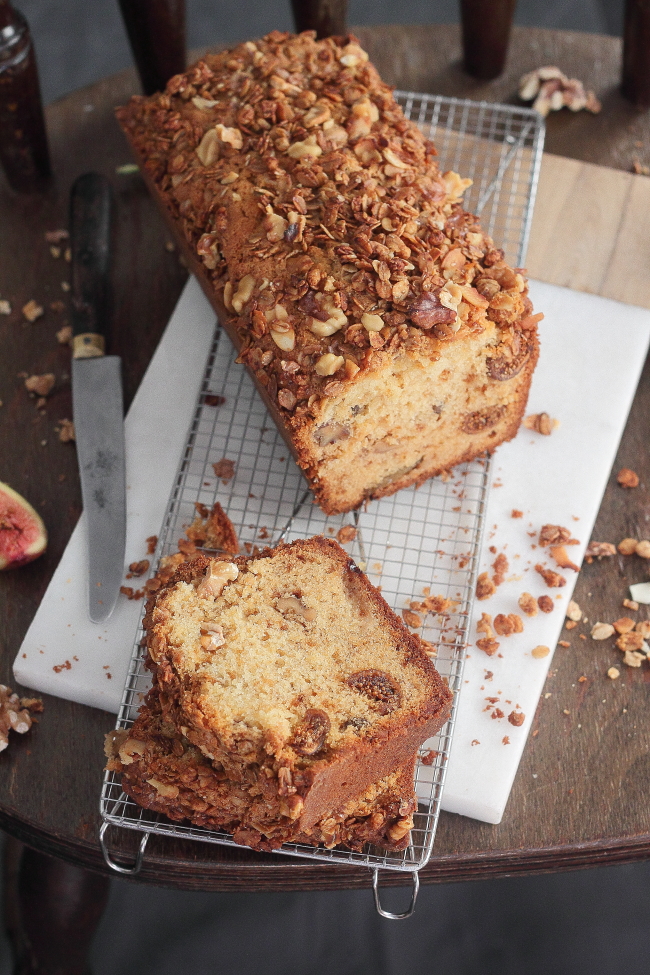 Cake figues, noix et muesli كعكة التين والمكسرات والموسلي