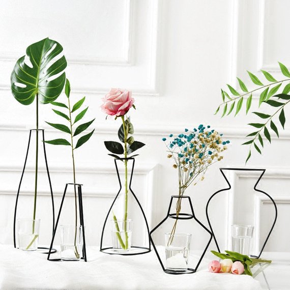 12 Must Have Decorative Flower Vases For Your Living Room.