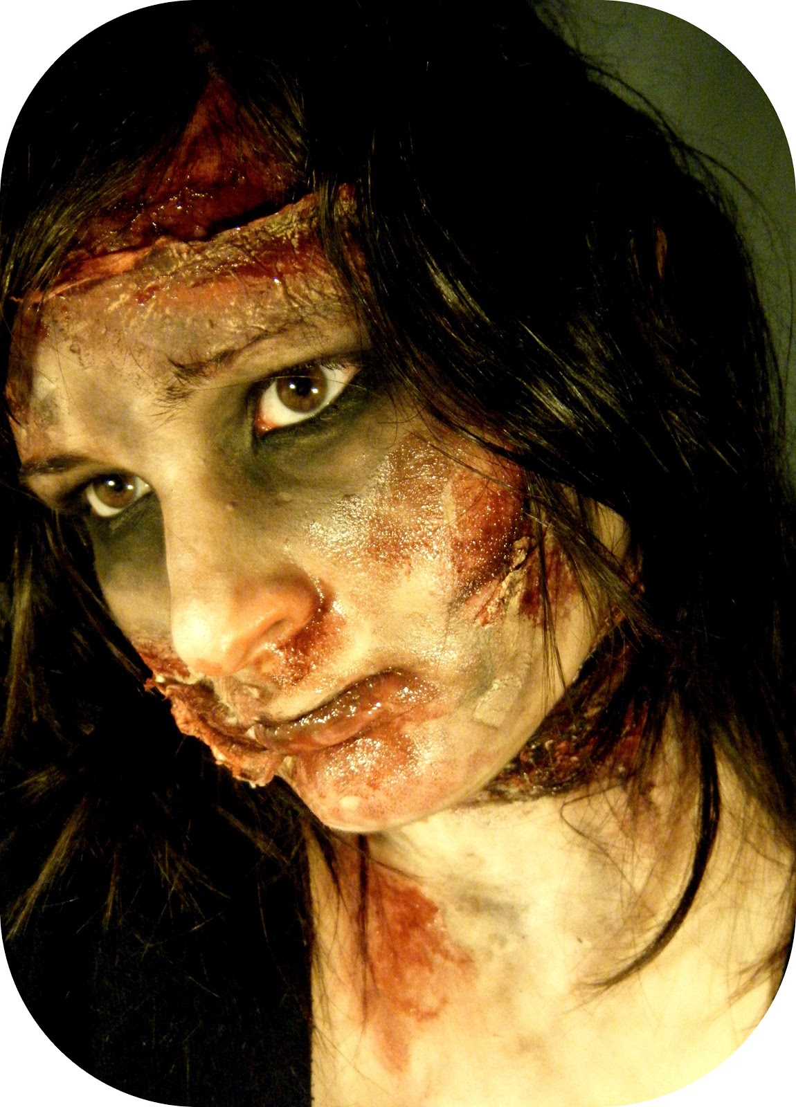 Mon petit coin beauté: Maquillage Halloween : Le Zombie (très) gore