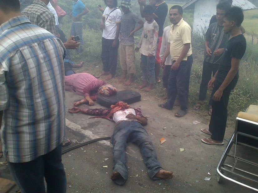 Bus Cendrawasih Hancur Berat Akibat Tabrakan Dengan Fuso | Aceh Publisher