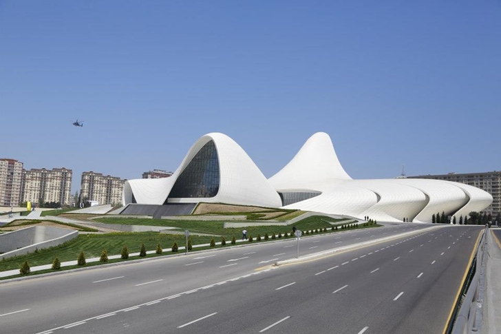 Heydar Aliyev Cultural Center by Zaha Hadid Architects from the street