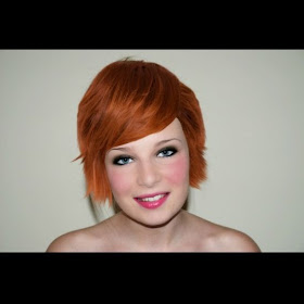 coupe cheveux mi long dégradé effilé avec frange