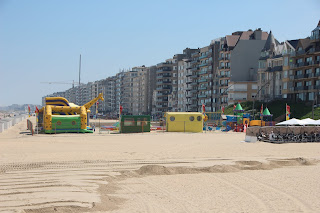 Strandspeeltuin De Panne: www.ontdekdepanne.be Strandspeeltuin De Panne: www.ontdekdepanne.be