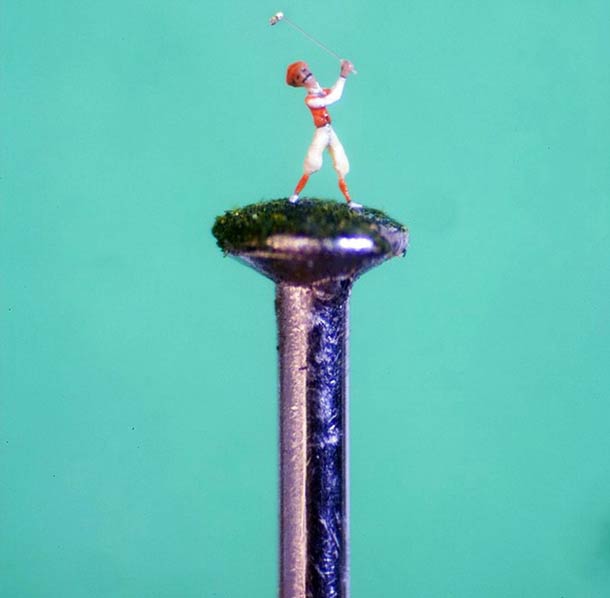 Amazing Magazine Micro Art 22 miniature sculptures by Willard Wigan