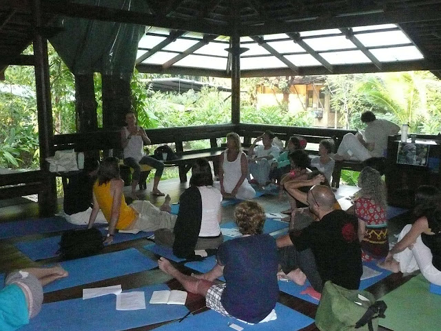 タイ、チャン島で「意識的な栄養学」を教えるアナーシャの写真