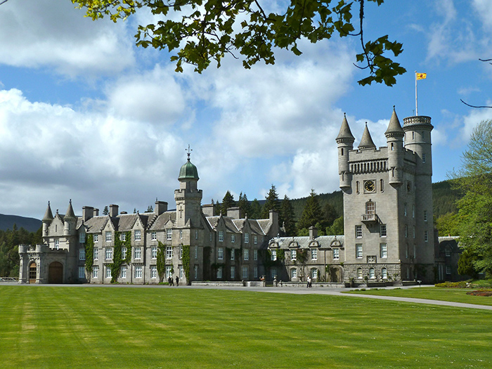 camera and technology blog LIVE Balmoral Castle squirrel