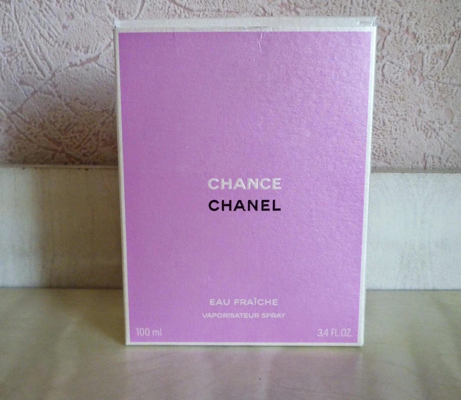 Духи в розовой упаковке. Chanel chance коробка. Chanel chance оригинальная коробка. Chanel chance духи упаковка духов. Духи Шанель шанс упаковка.