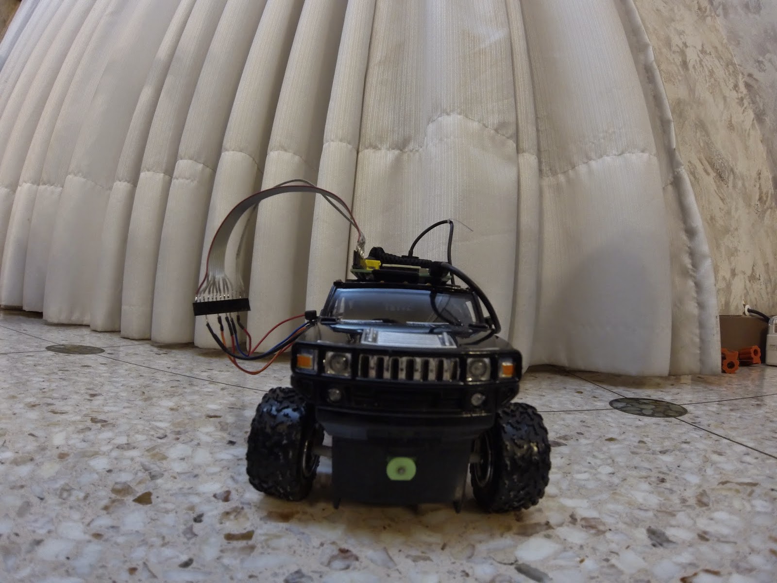 Felixls: Camioneta a control remoto con Raspberry PI